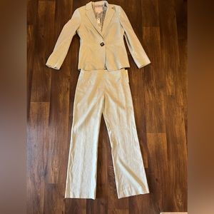 Woman Aura pant suit